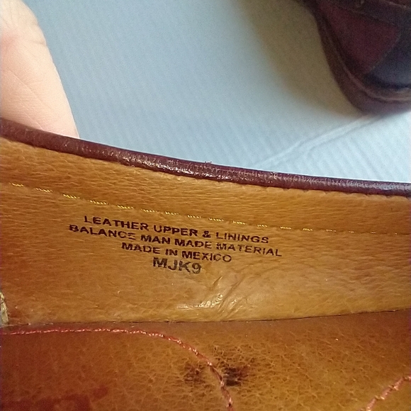 Born Women’s Slip On Loafers Size 8 Red Brown Buckle W51770 - Picture 9 of 9